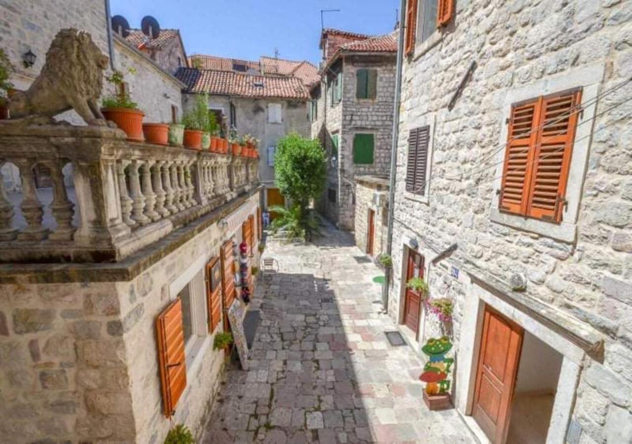 Sunstone Apartments Kotor Buitenkant foto