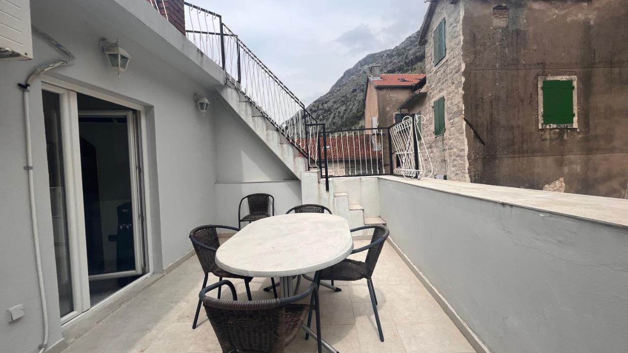 Sunstone Apartments Kotor Buitenkant foto
